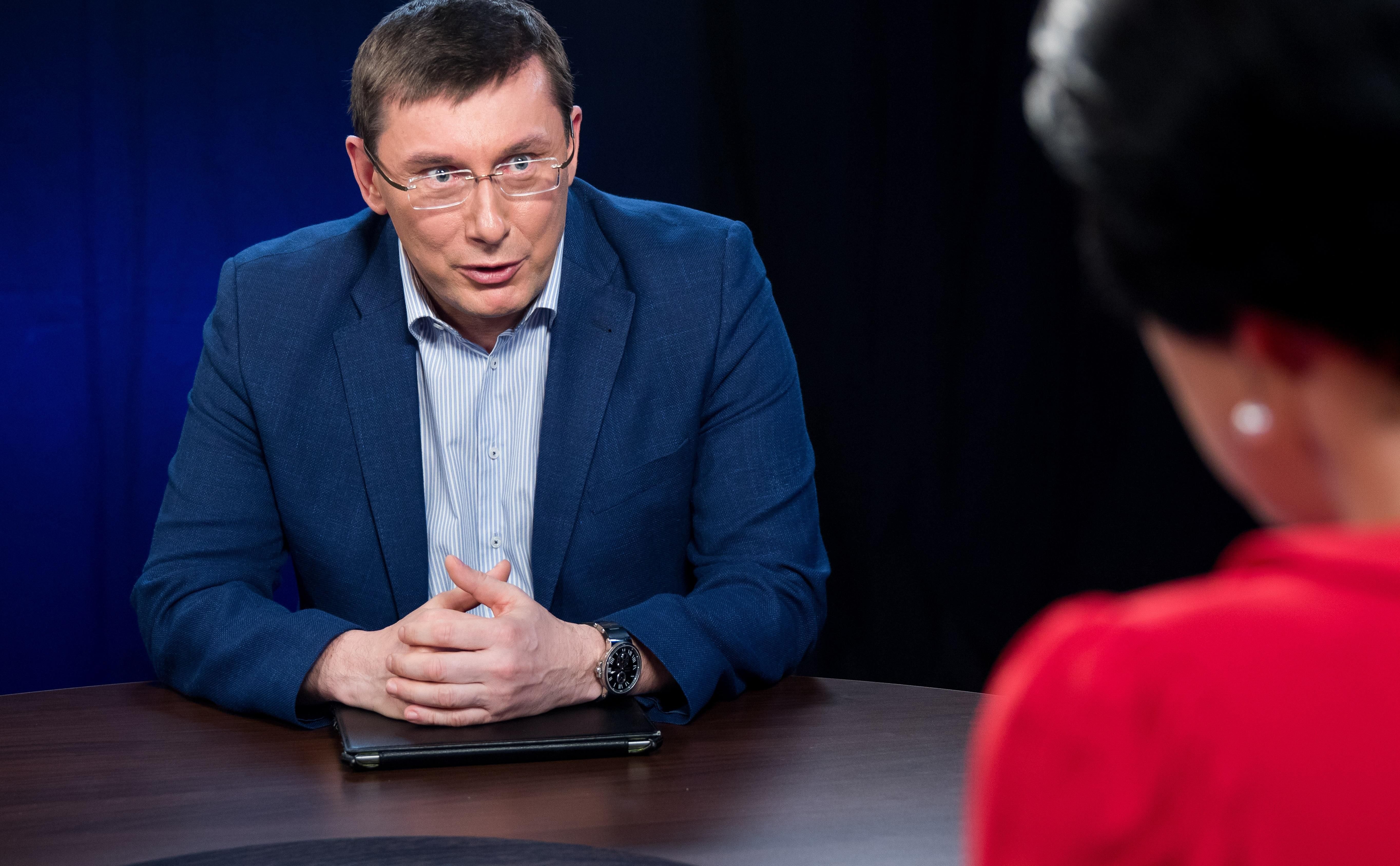 Луценко "врятує" поліцейських від паперової роботи