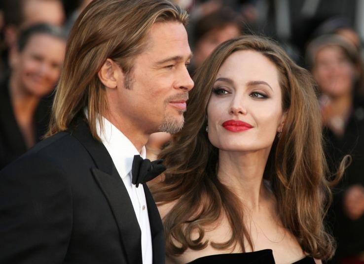 Всемирно известный музей уже "развел" Джоли с Питтом