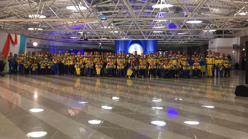 Як в Україні зустрічали паралімпійських чемпіонів, які присвятили перемогу воїнам АТО Як в Україні зустрічали паралімпійських чемпіонів, які присвятили перемогу воїнам АТО
