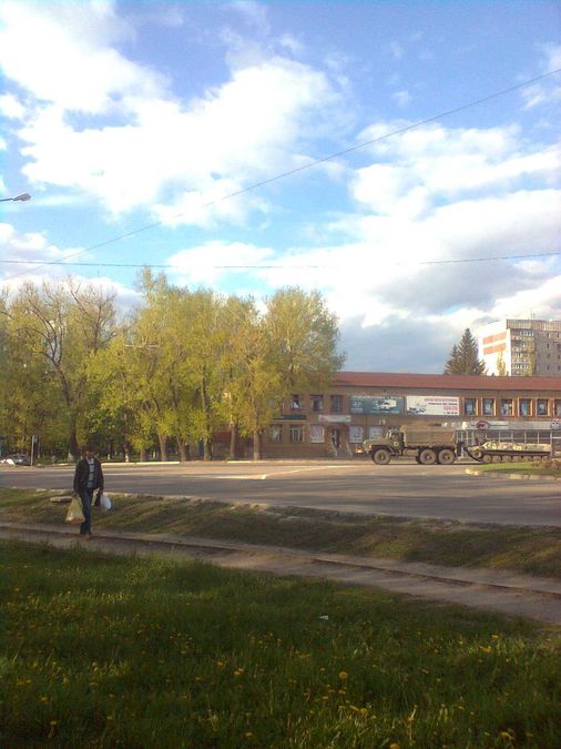 Бойовики стягують до Луганська бронетехніку під виглядом "ремонту" Бойовики стягують до Луганська бронетехніку під виглядом "ремонту"