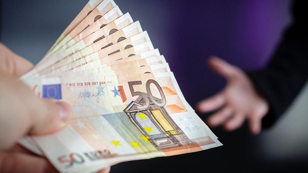 Наличный курс валют 22 сентября: евро прибавляет в цене