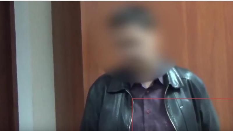 З’явилося відео з посередником передачі хабара для члена ВРЮ З’явилося відео з посередником передачі хабара для члена ВРЮ