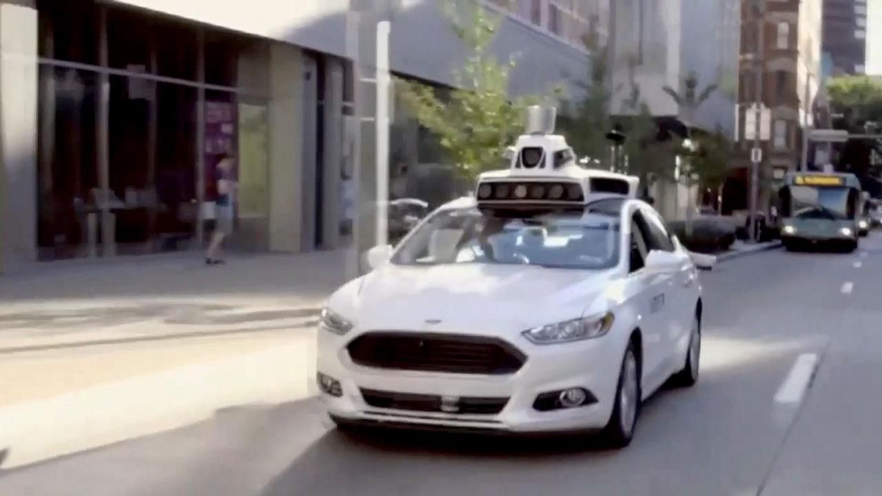 Беспилотное такси появилось в США Беспилотное такси появилось в США