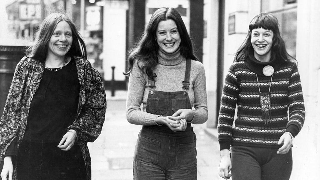 Как выглядела женская мода 100 лет назад: креативное видео