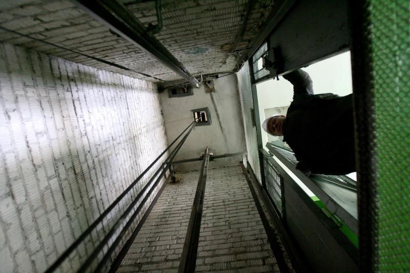 Ліфт із людьми зірвався з 19 поверху у Москві, ніхто не вижив