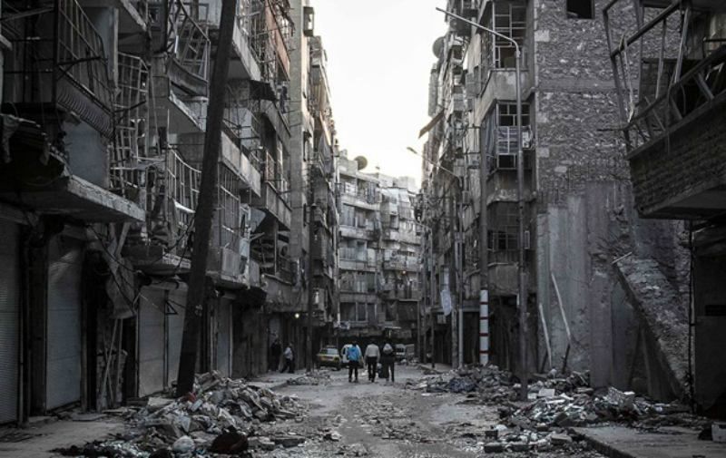 В результате обстрела Алеппо погибли не менее 90 человек