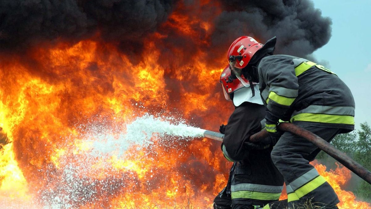 Двое людей сгорели на Днепропетровщине