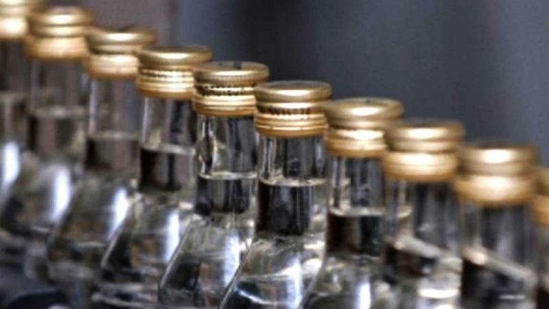 У ДФС назвали марку горілки, яка спричинила смерті людей на Харківщині У ДФС назвали марку горілки, яка спричинила смерті людей на Харківщині
