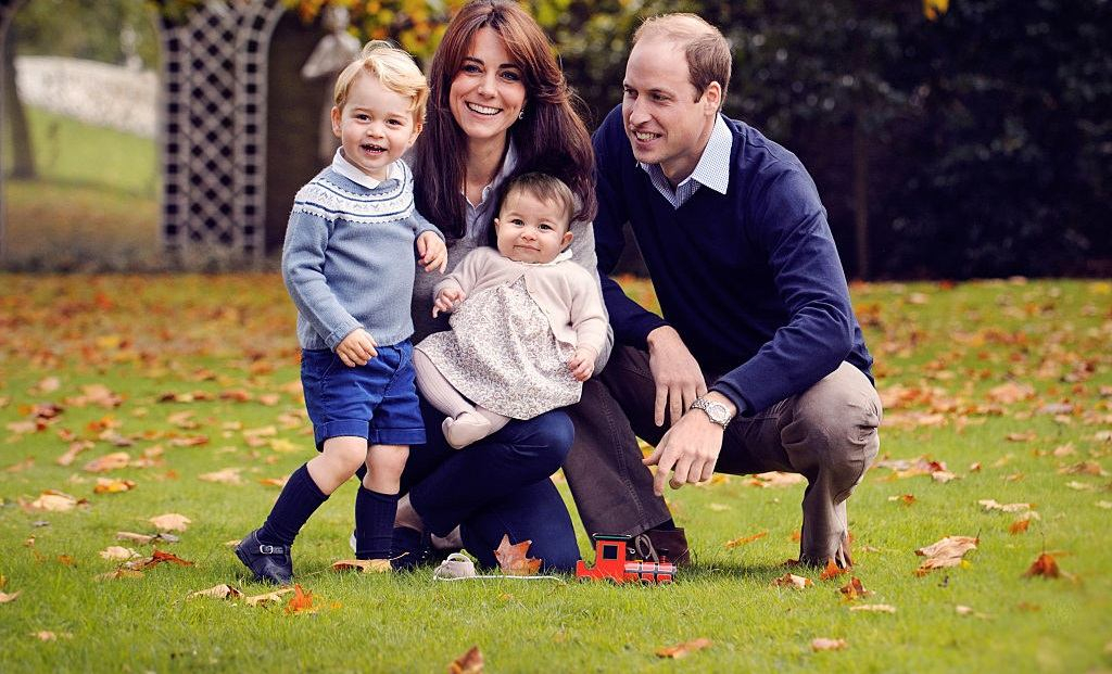 Принц Уильям взял детей в первую поездку: появилось видео