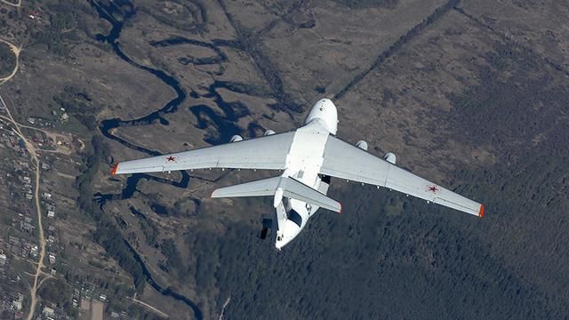 У Росії створили бойовий літак, який ненароком може знищити себе