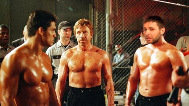 Меми тижня: кулаки Парасюка, недопалок Шкіряка та реп від Путіна Меми тижня: кулаки Парасюка, недопалок Шкіряка та реп від Путіна