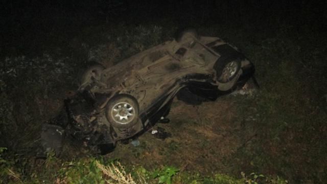 Авто согнуло вдвое в результате ужасного ДТП на Закарпатье