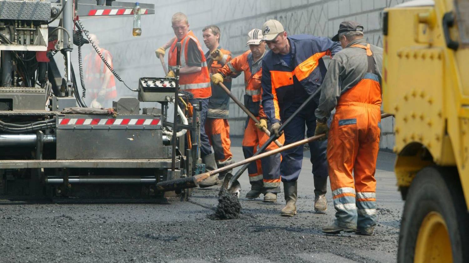 Скільки грошей хоче витратити Кабмін на дороги Скільки грошей хоче витратити Кабмін на дороги