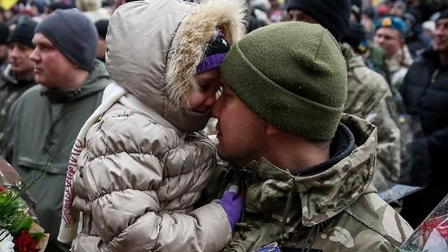 Порошенко підписав указ про демобілізацію Порошенко підписав указ про демобілізацію