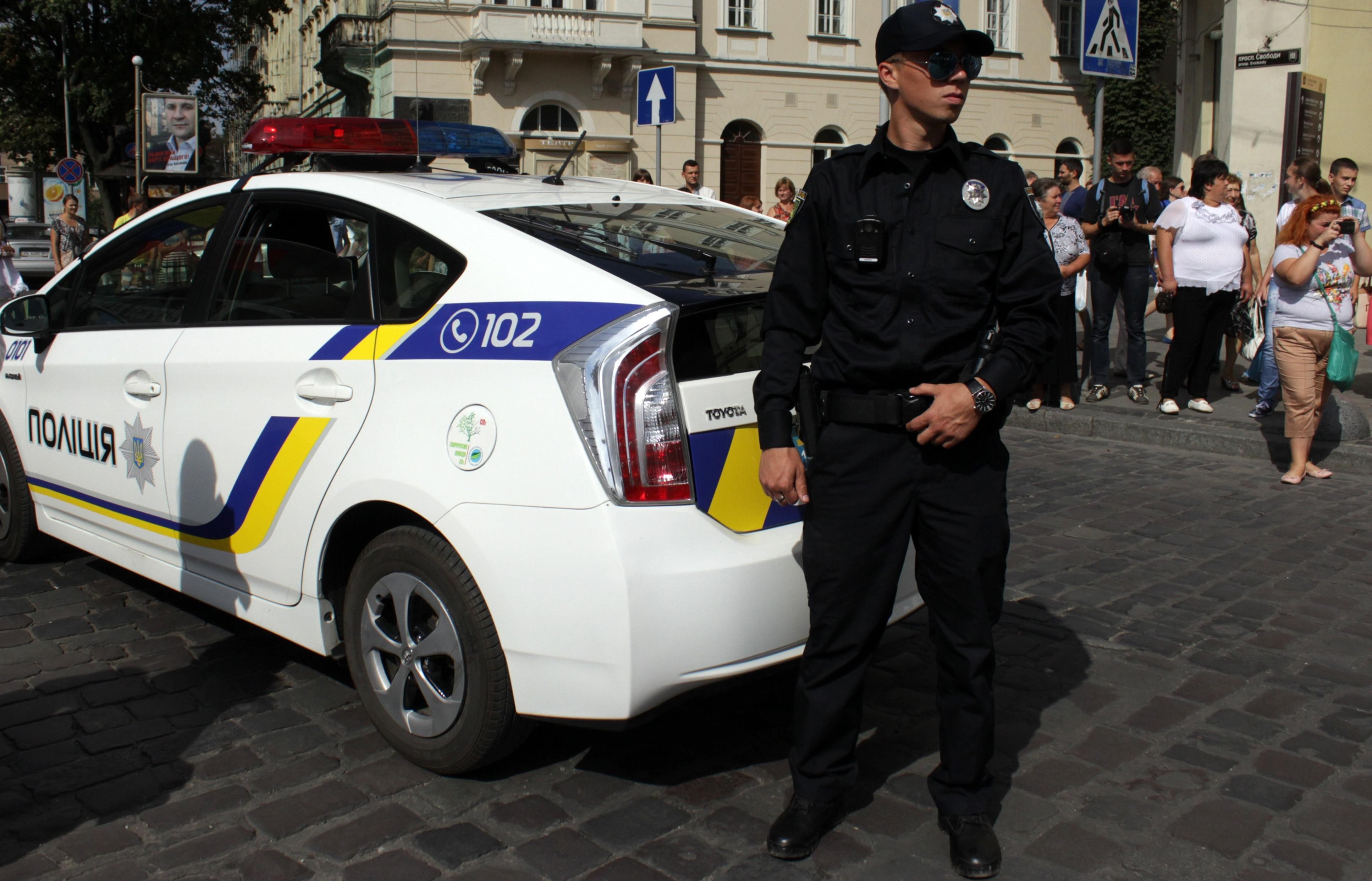 Полицейских вооружат электрошокерами