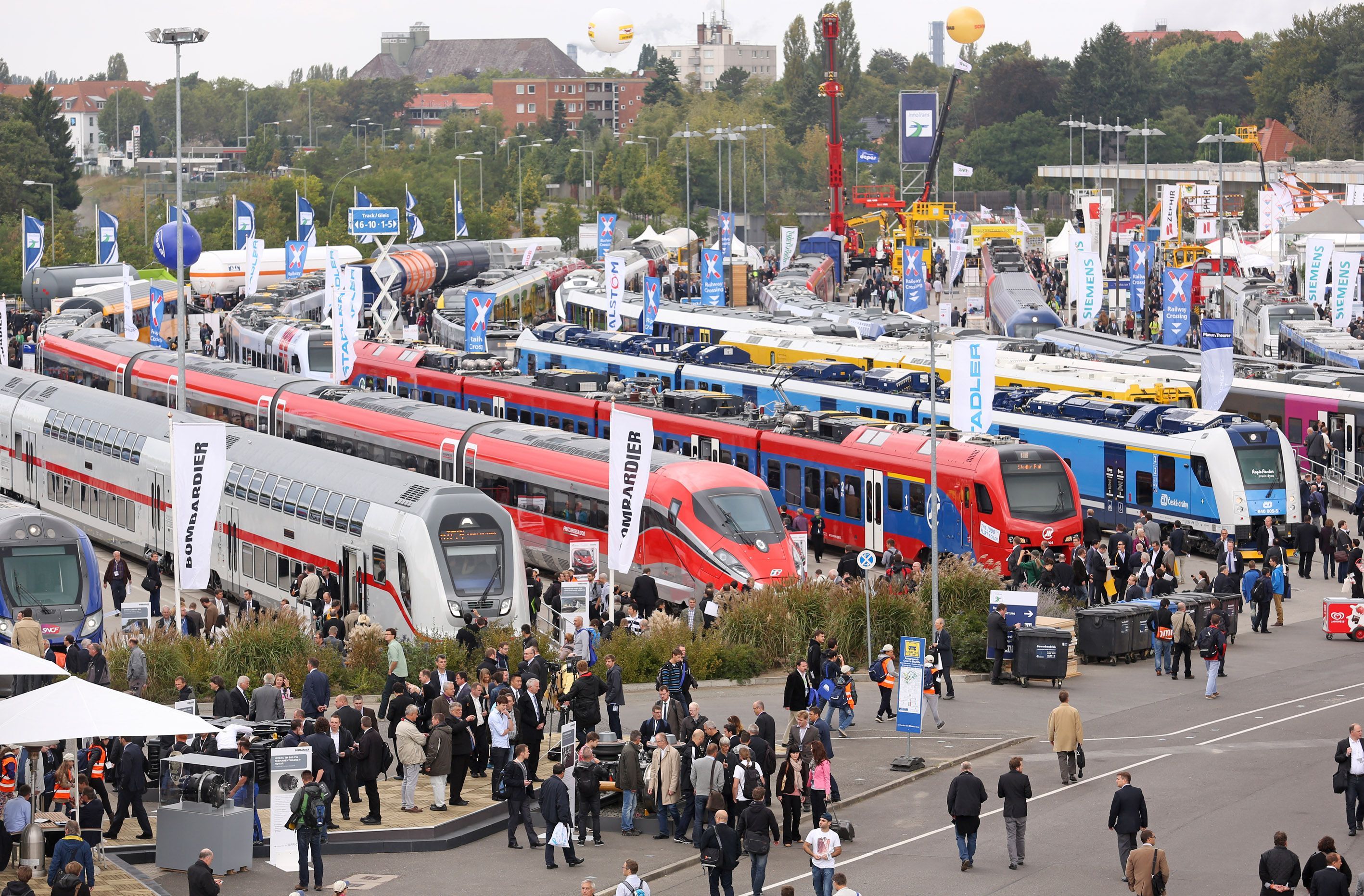 Победители проекта "Железнодорожник" посетили выставку InnoTrans в Берлине Победители проекта "Железнодорожник" посетили выставку InnoTrans в Берлине