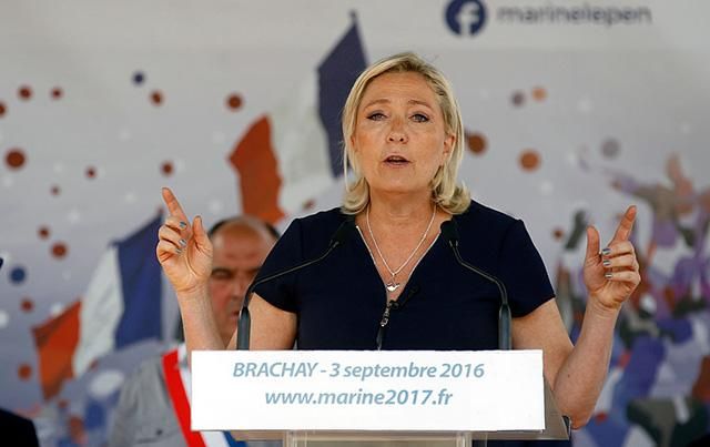 Ле Пен пообещала признать Крым российской территорией Ле Пен пообещала признать Крым российской территорией