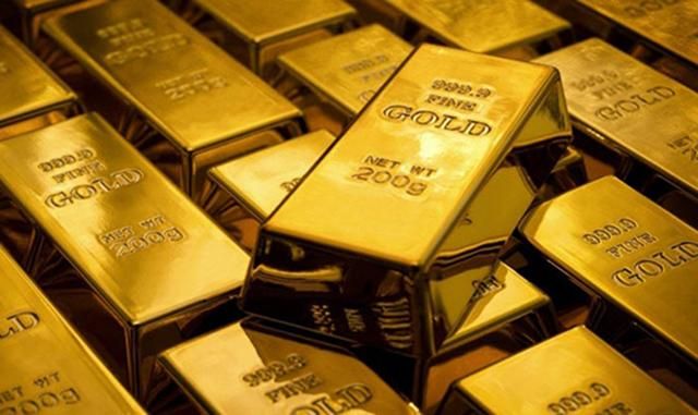 Десяток слитков золота нашли на помойке в Бангладеш