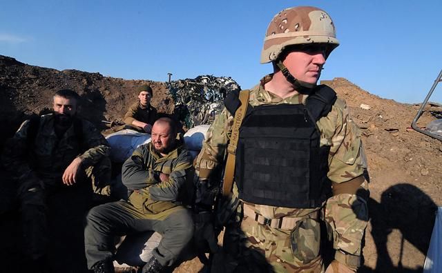 Тишины на Донбассе нет: боевики совершили 40 обстрелов за сутки Тишины на Донбассе нет: боевики совершили 40 обстрелов за сутки