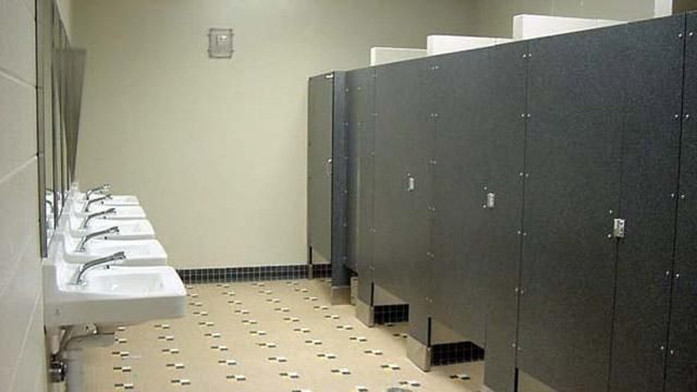 В России школьные туалеты хотят оборудовать системой видеонаблюдения В России школьные туалеты хотят оборудовать системой видеонаблюдения