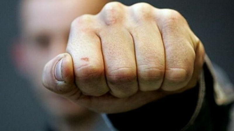 В Києві влаштували масову бійку, спробували втягнути навіть поліцію В Києві влаштували масову бійку, спробували втягнути навіть поліцію