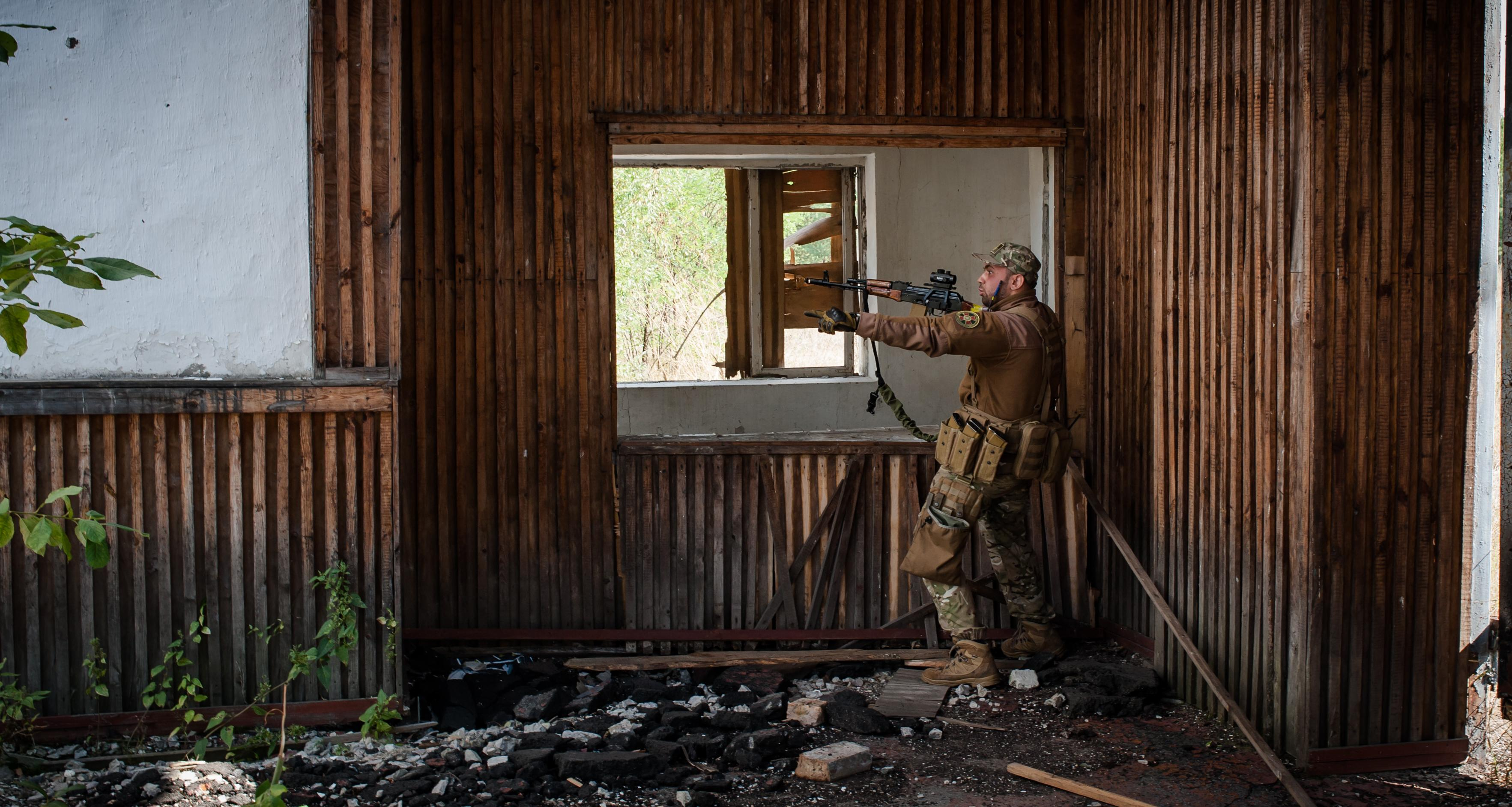 На Донбассе ранили трех военных