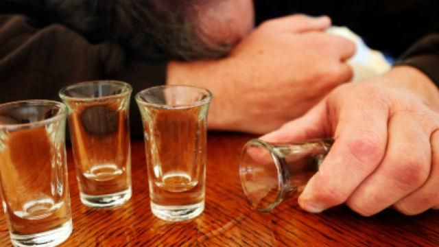 Алкоголь косит людей и в Николаеве – там уже 5 погибших