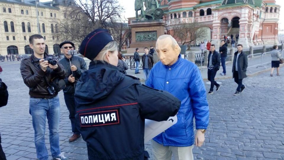 В центре Москвы задержали активиста, который просил убежища в Украине