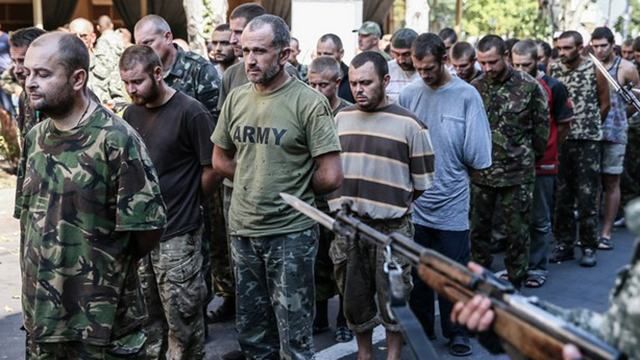 Порошенко подбав про сім’ї військовополонених Порошенко подбав про сім’ї військовополонених