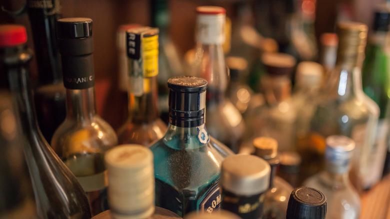 Установили производителя алкоголя, который унес десятки жизней Установили производителя алкоголя, который унес десятки жизней