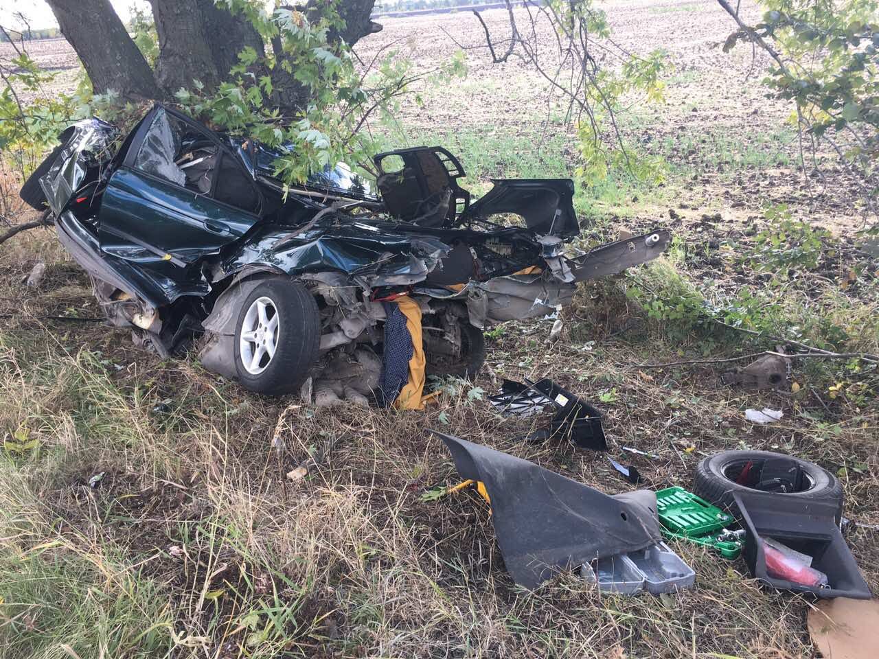 Авто зігнуло до невпізнаваності внаслідок жахливої ДТП на Дніпропетровщині
