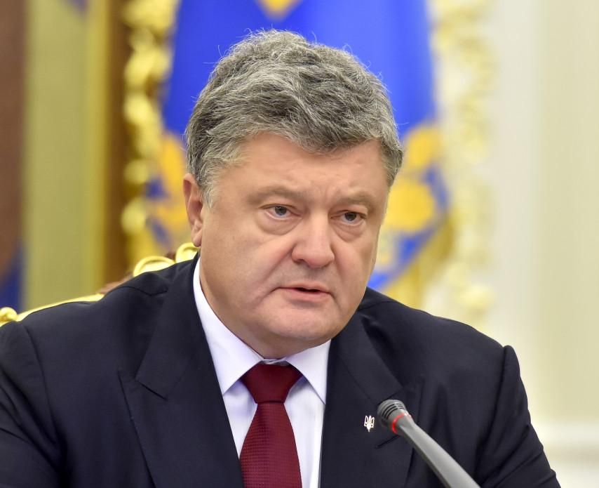 Порошенко объяснил, как наказать виновных в сбитии Boeing 777 Порошенко объяснил, как наказать виновных в сбитии Boeing 777