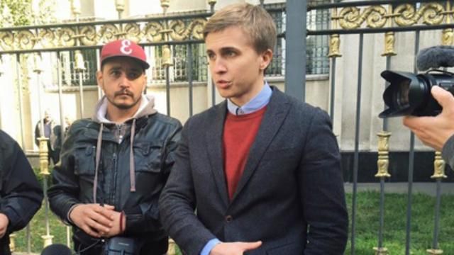 Неизвестные с оружием угрожали журналистам в Киеве