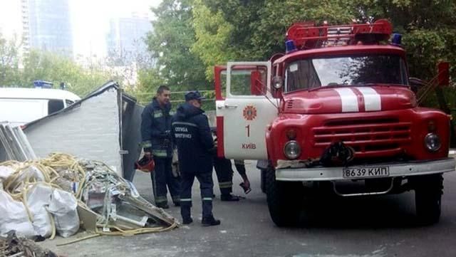 В Киеве горела школа, детей эвакуировали В Киеве горела школа, детей эвакуировали