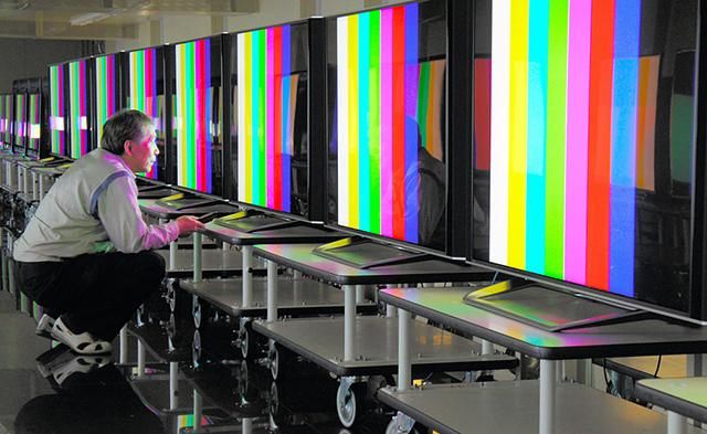 В Украине запретили еще три российских телеканала В Украине запретили еще три российских телеканала