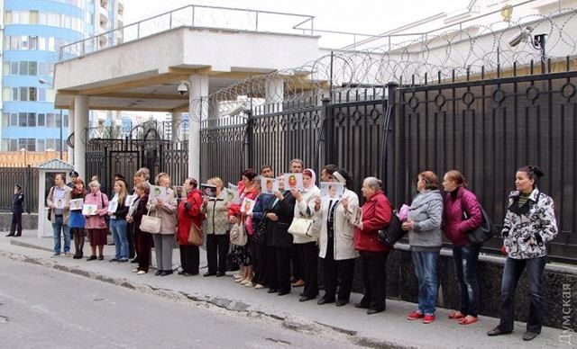 В поддержку Меджлиса в Одессе пикетировали Генконсульство России