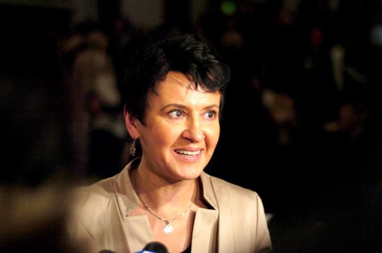 На молодь впав тягар перестановки меблів у голові, – письменниця На молодь впав тягар перестановки меблів у голові, – письменниця