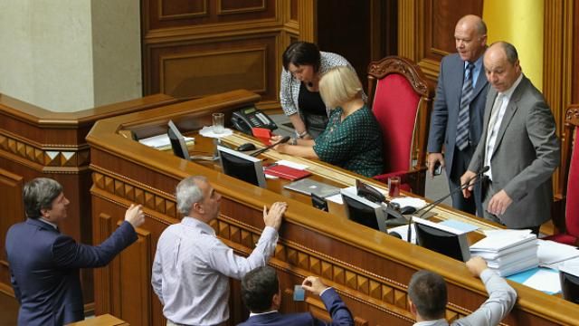 Парламент повинен щотижня звільняти суддів-порушників, – Чорновіл Парламент повинен щотижня звільняти суддів-порушників, – Чорновіл