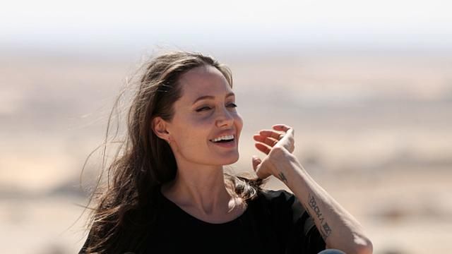 Анджеліна Джолі найняла юриста, яка займалася найгучнішими справами США Анджеліна Джолі найняла юриста, яка займалася найгучнішими справами США