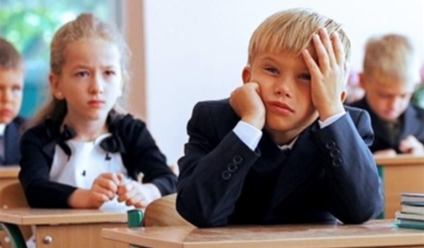 Скандал у Маріуполі. Школярів вчать віршів про "величну Росію" Скандал у Маріуполі. Школярів вчать віршів про "величну Росію"