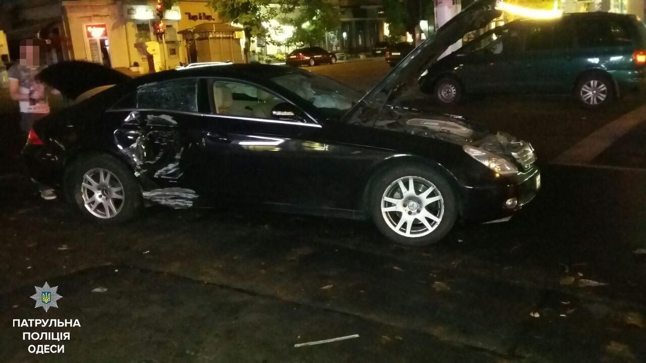 В Одессе виновник ДТП начал стрельбу В Одессе виновник ДТП начал стрельбу