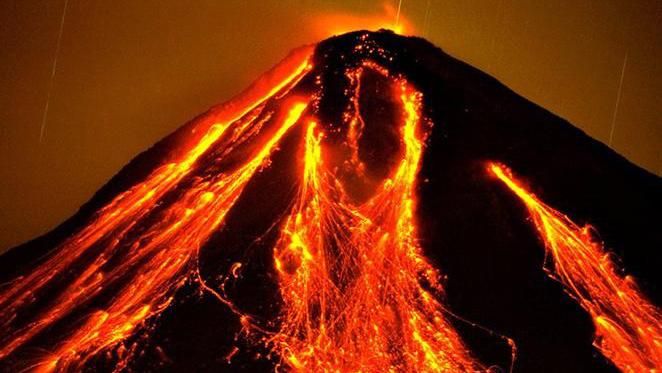 З'явилось вражаюче відео виверження вулкану у Мексиці