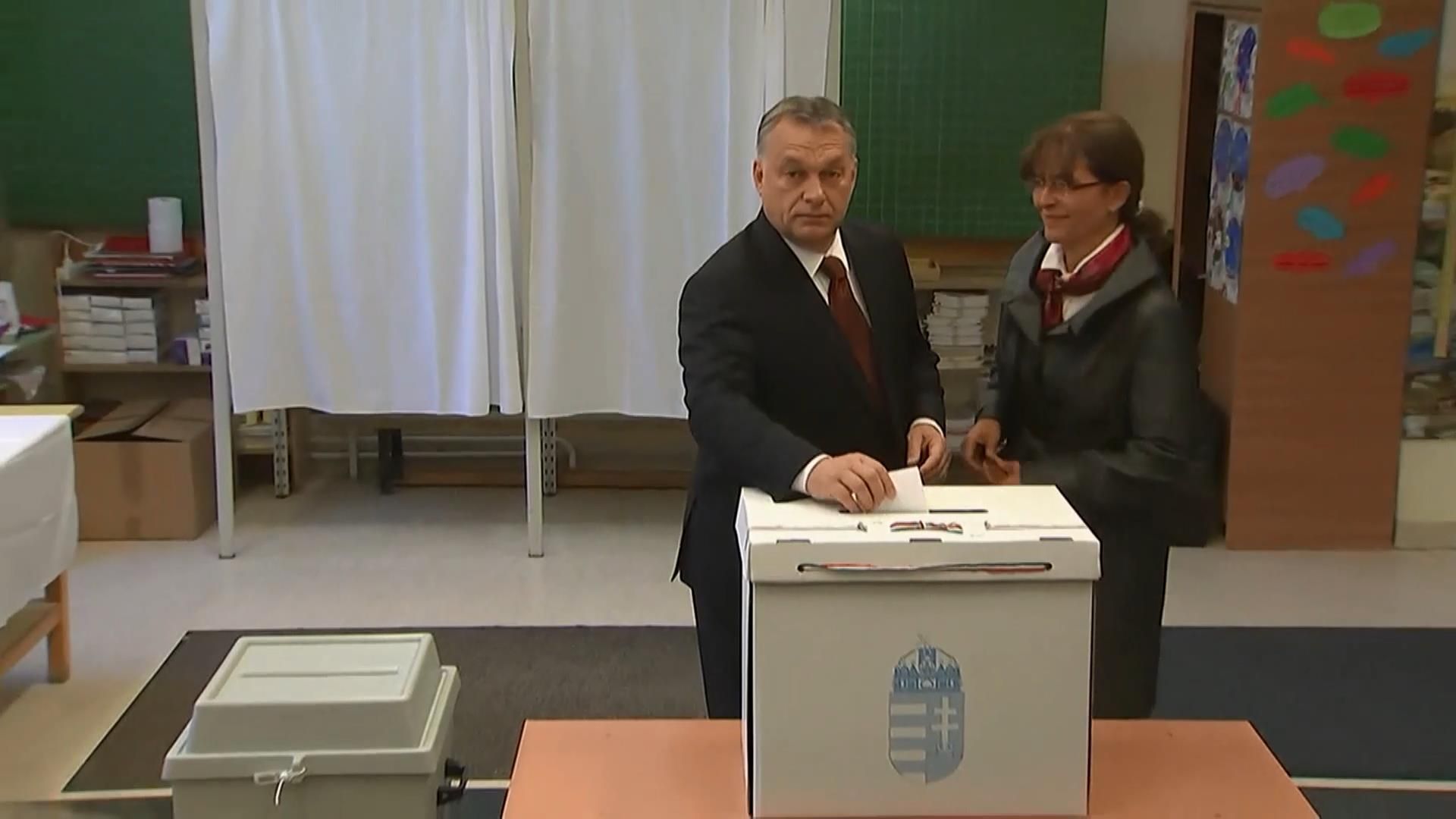 Угорці на референдумі вирішують, що робити з біженцями