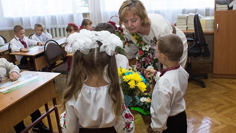 Міністр розповіла, яка повинна бути зарплати у вчителів 