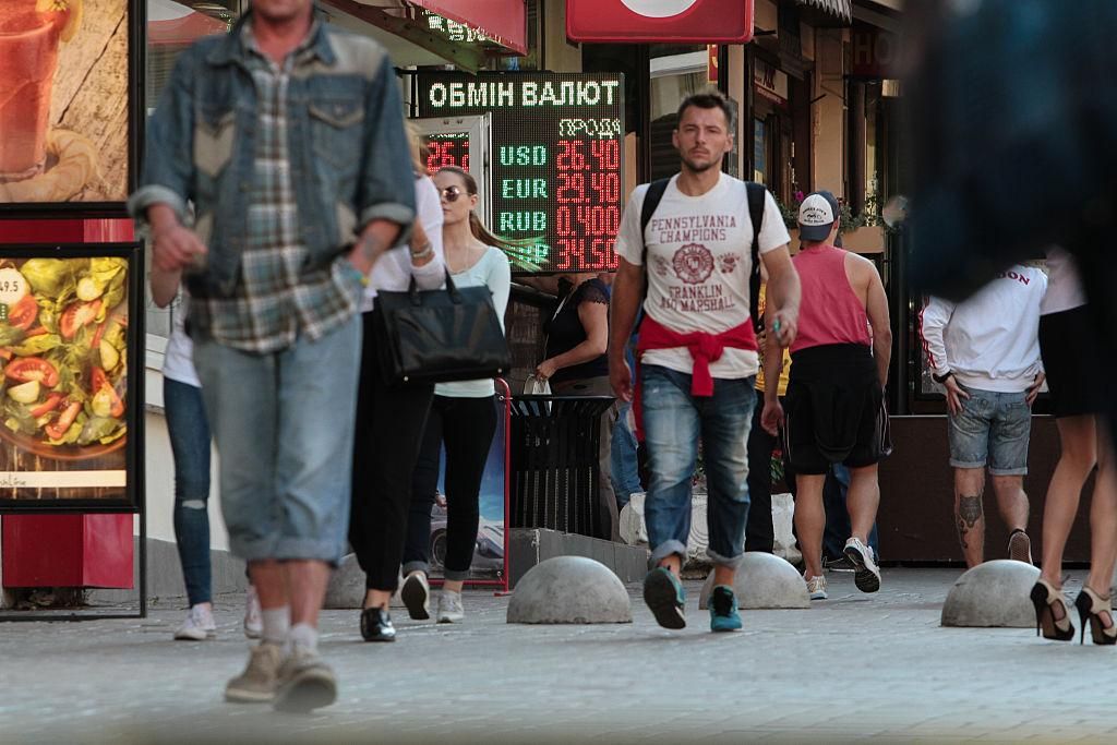 Курс валют на 3 жовтня: долар та євро незначно подорожчали Курс валют на 3 жовтня: долар та євро незначно подорожчали