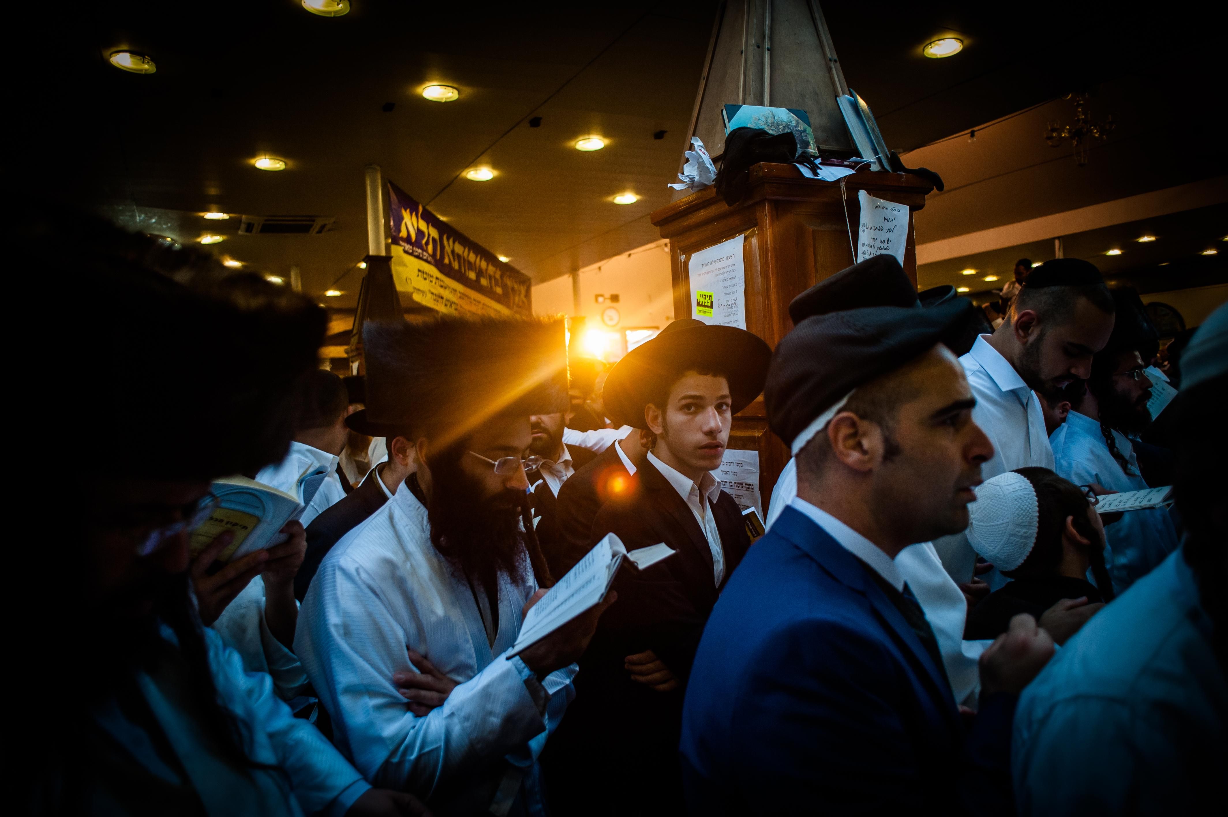 Масові святкування в Умані: як хасиди відзначають 5777 Новий рік Масові святкування в Умані: як хасиди відзначають 5777 Новий рік