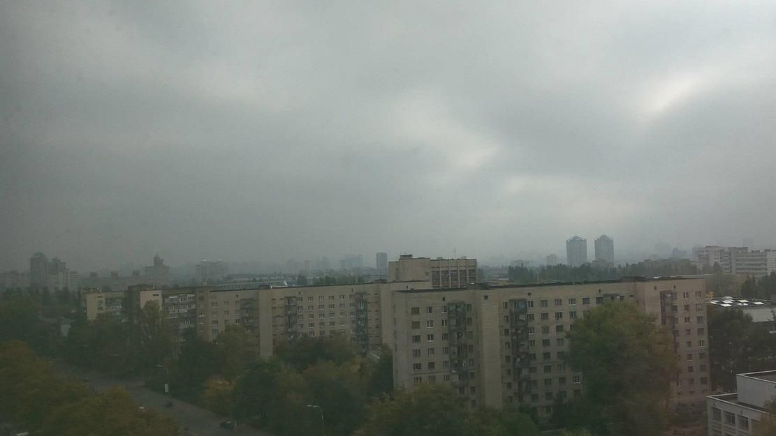Киев затянуло густым смогом