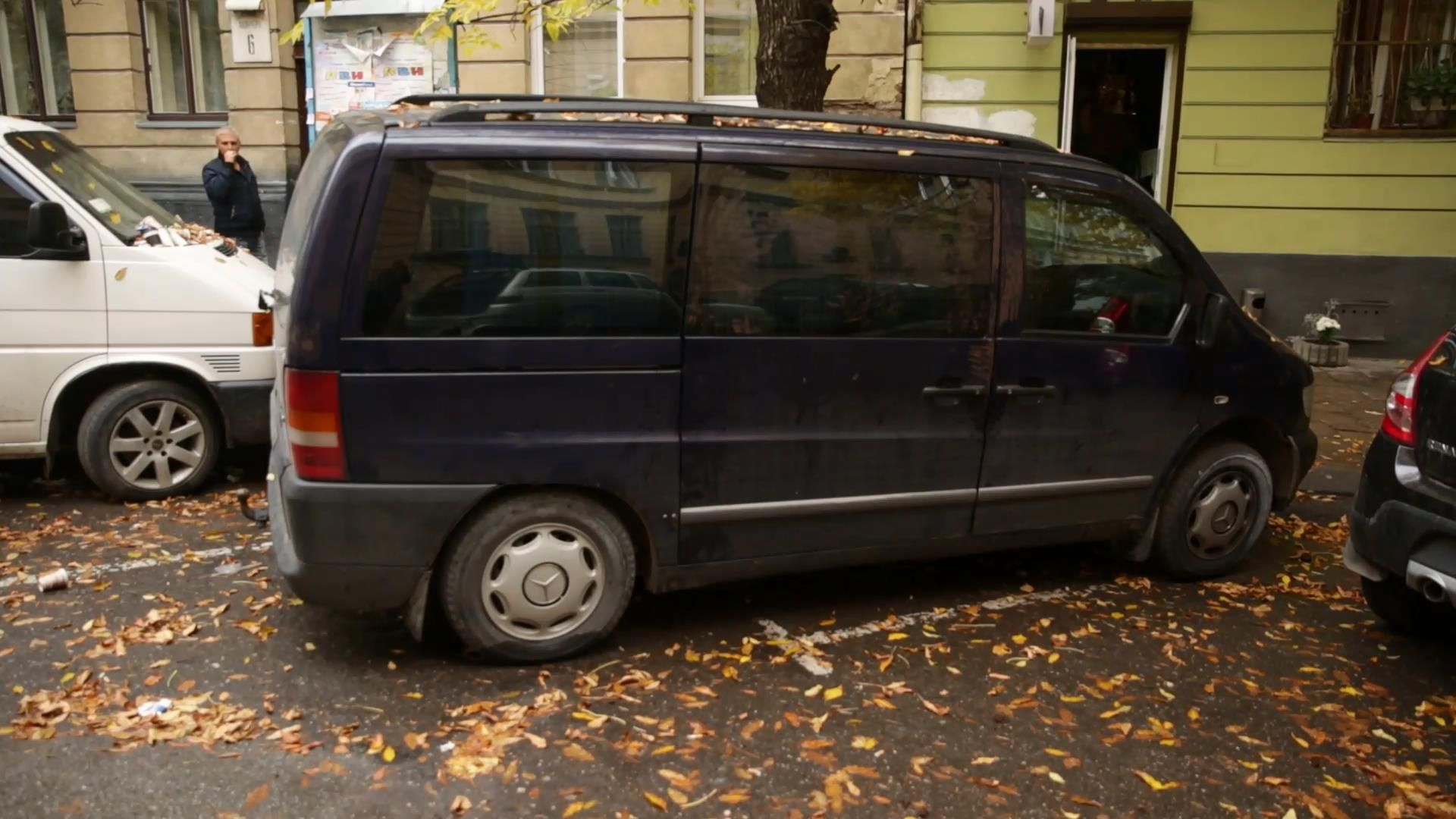 Працівник автомийки розважався на іномарці клієнта
Працівник автомийки розважався на іномарці клієнта