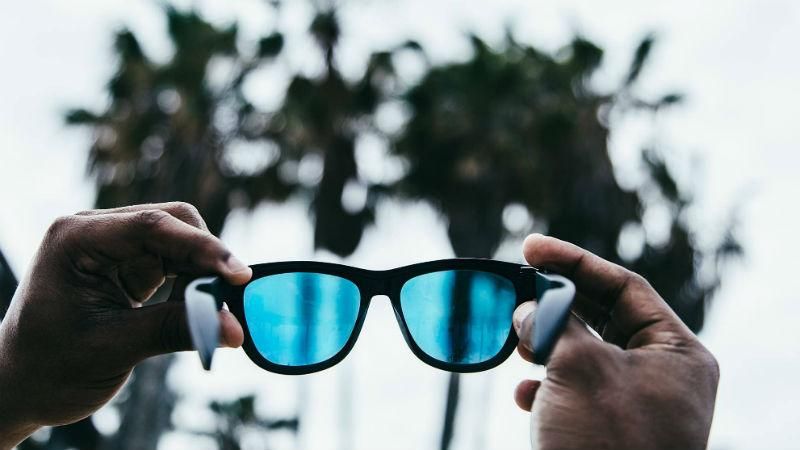 Розробники створили неймовірні окуляри, з якими можна слухати музику Розробники створили неймовірні окуляри, з якими можна слухати музику