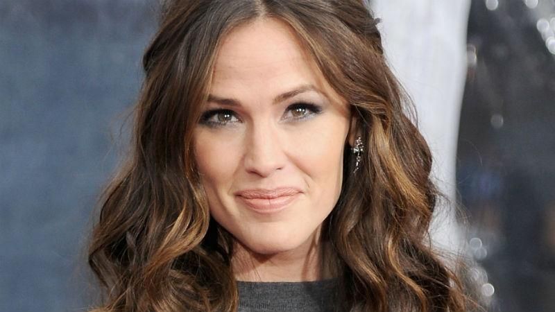 Акторка Дженніфер Гарнер каже, що зустрічається з Бредом Піттом Акторка Дженніфер Гарнер каже, що зустрічається з Бредом Піттом